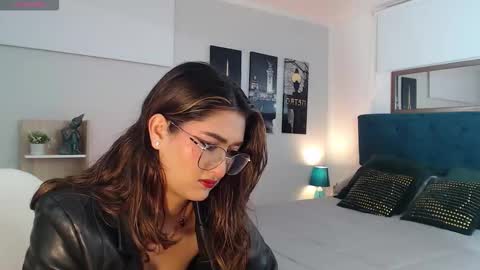 Snapshot of venus_steffen chatting on October 7, 12:45 pm Mia online show from October 7, 12:45 pm