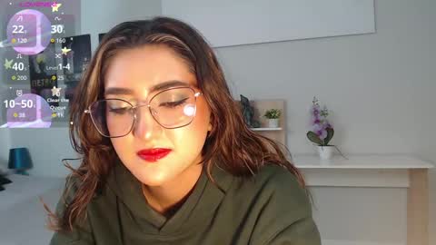 Snapshot of venus_steffen chatting on September 19, 12:53 pm Mia online show from September 19, 12:53 pm