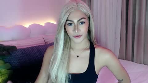 Venus Sunrise Bombshell online show from April 13, 8:46 pm