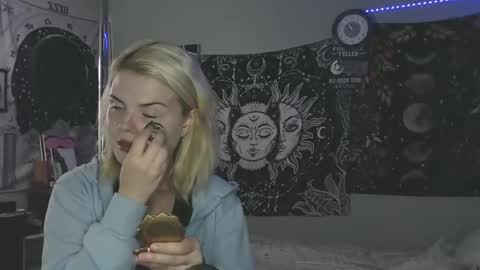 Miss Venus online show from October 28, 1:34 pm