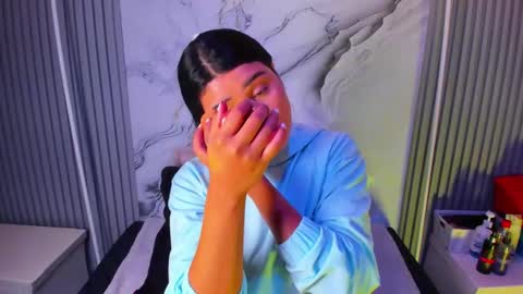 Venusowen  online show from March 27, 1:01 pm