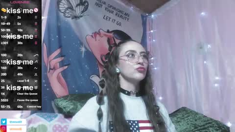  . .      online show from December 5, 9:44 pm
