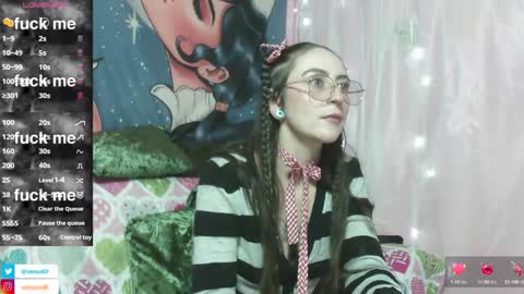  . .      online show from December 4, 11:19 pm