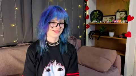 Erica online show from April 3, 8:05 pm