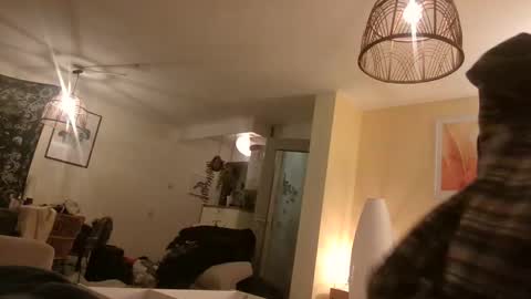 veralouisaschouten online show from November 15, 1:18 am