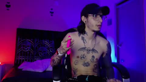 vergil_noir online show from June 18, 4:40 am