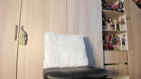 veronica lodge online show from April 10, 12:10 pm