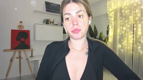 Lolitalolz online show from March 24, 10:05 pm