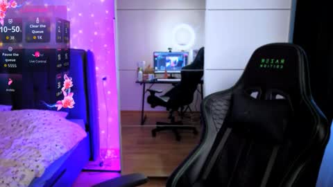 Veronica online show from February 6, 1:36 pm