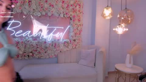 veronicablue1 online show from May 11, 12:23 pm