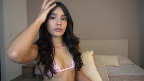  V A L  help me reach 100likes online show from October 15, 8:53 pm