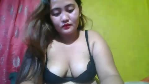 versatile_hottie_asian online show from July 29, 2:22 am