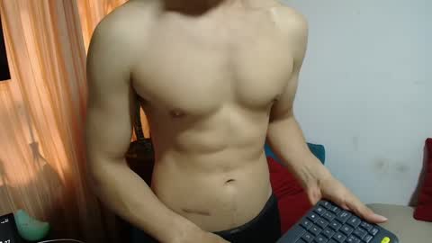 versatileguuy online show from April 5, 9:34 pm