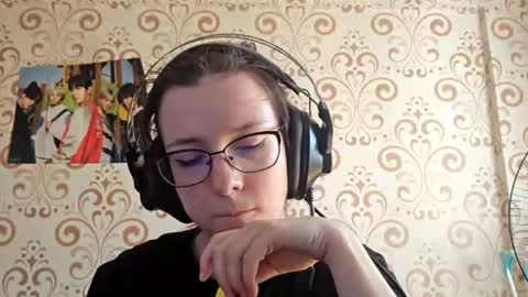 versieskains online show from August 3, 9:04 am