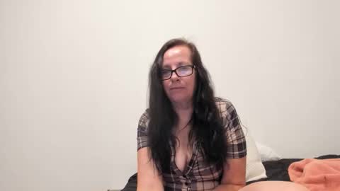 verysassypeachgoddess online show from April 21, 4:30 am