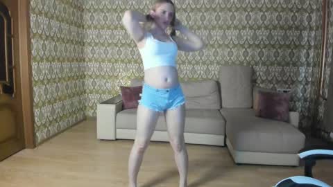 vi_luxxxy online show from May 9, 2:39 am