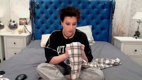 Via online show from March 3, 9:11 pm