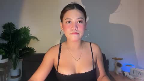 via_olala online show from September 16, 3:59 pm