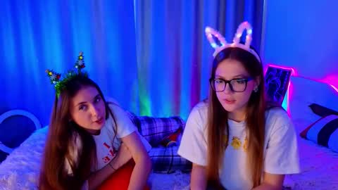 Stacy  Charlotte Lolaon keyboard online show from December 21, 9:59 am