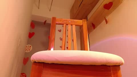 Vicky  online show from February 24, 1:10 pm