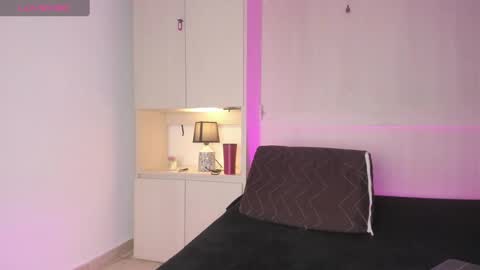 V I C K Y online show from September 20, 4:21 pm