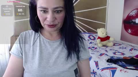 Snapshot of vicky_sexi chatting on October 29, 4:42 pm vicky_sexi online show from October 29, 4:42 pm