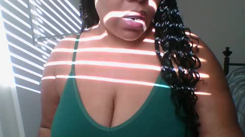 Snapshot of vickycake chatting on January 16, 6:37 pm Vicky Cake online show from January 16, 6:37 pm