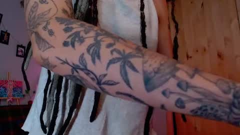 Victoria   online show from November 25, 11:03 pm