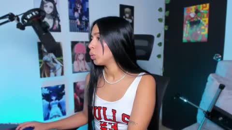 Snapshot of vickysth1 chatting on September 19, 10:46 pm VICTORIA 3 online show from September 19, 10:46 pm