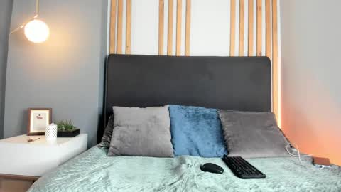 Victoria online show from January 31, 11:24 pm