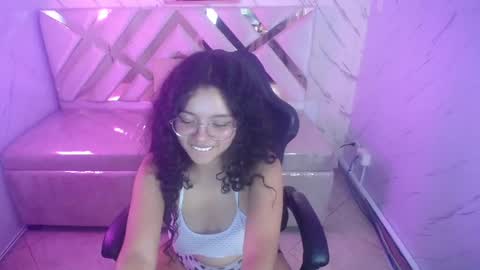 victoria_castillo_b online show from March 12, 6:18 am