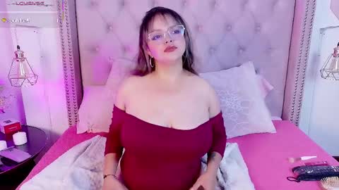 victoria_cherry_ online show from April 7, 11:34 am