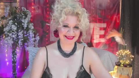 diorvictoria9 online show from April 18, 7:07 pm