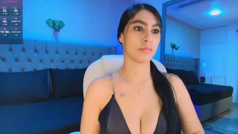   online show from June 8, 11:33 am
