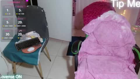 Snapshot of victoria_miler chatting on October 12, 10:22 pm VICKY online show from October 12, 10:22 pm