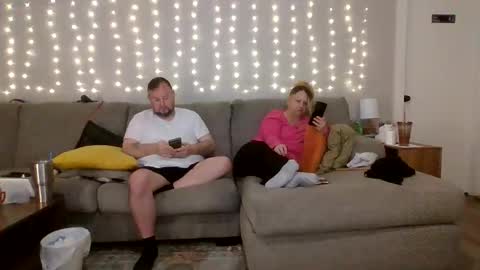 Snapshot of victoriaandjesse chatting on October 22, 11:28 pm Victoria and Jesse online show from October 22, 11:28 pm