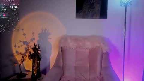 Snapshot of victoriabathory chatting on December 2, 7:30 am  Tory  online show from December 2, 7:30 am