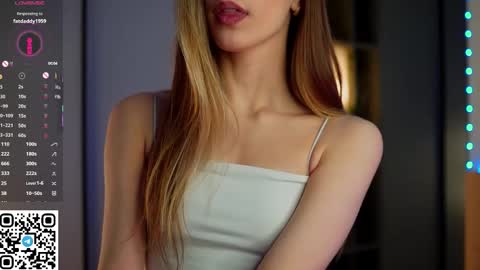 victoriahouston online show from December 1, 7:17 am