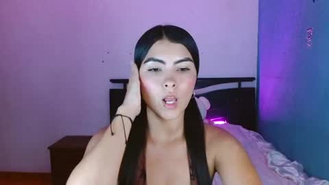 victoriia_henao_ online show from June 17, 5:23 am