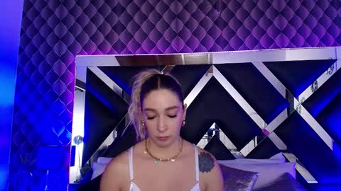 victtoria lee online show from September 14, 12:35 am