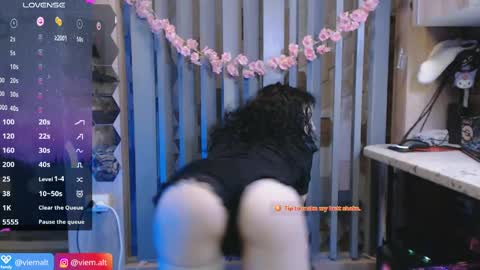 Moon online show from April 17, 3:36 pm