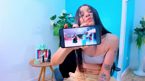 viictoriiasaenz online show from March 5, 7:28 am