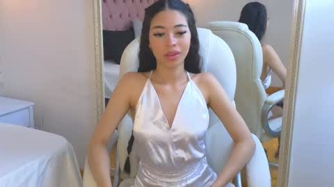 Violet  online show from January 7, 8:25 pm