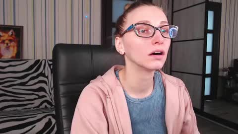 Snapshot of vikaericka chatting on February 27, 8:56 am Vika online show from February 27, 8:56 am