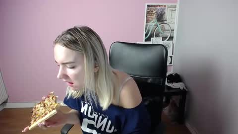 viktoria_lovely online show from September 9, 6:35 am