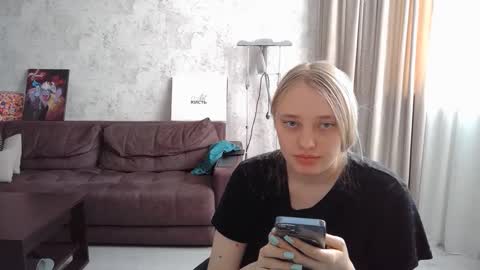 Snapshot of viktorlonsky chatting on February 25, 9:42 am viktorlonsky online show from February 25, 9:42 am
