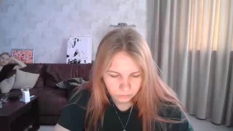 Snapshot of viktorlonsky chatting on December 5, 5:32 am viktorlonsky online show from December 5, 5:32 am
