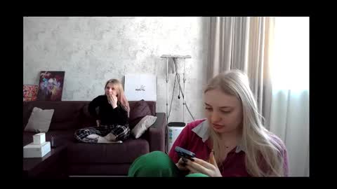 Snapshot of viktorlonsky chatting on February 10, 7:15 am viktorlonsky online show from February 10, 7:15 am