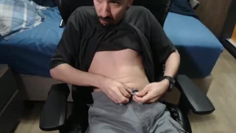 Snapshot of vincebruv chatting on November 1, 4:22 am Vince Bruv online show from November 1, 4:22 am