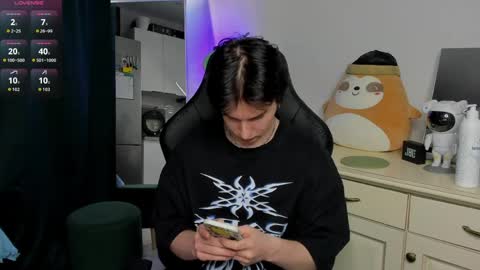 Vincent Strong online show from April 11, 9:24 am